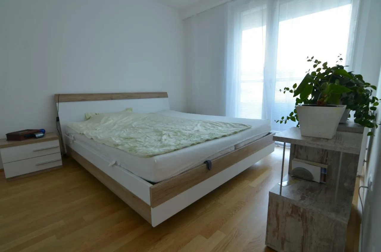 Apartment With Parking On Premise Wien
