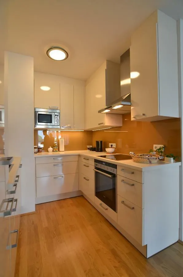 Apartment With Parking On Premise Wien