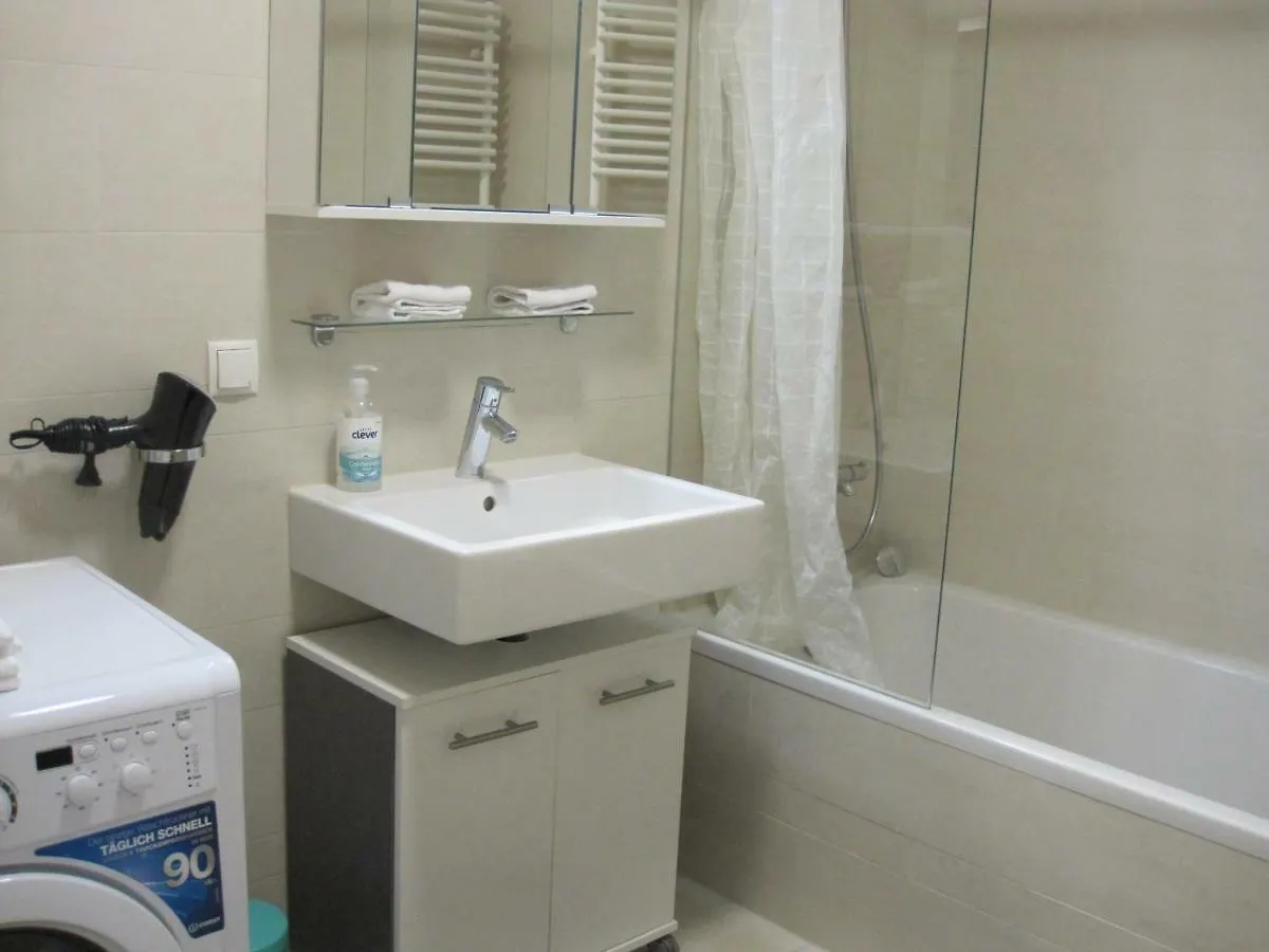 Apartment With Parking On Premise Wien